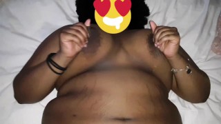 他妈的我女儿的保姆，她说她需要额外的钱