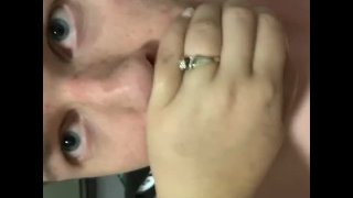 在淋浴时被抓到娘娘腔主人