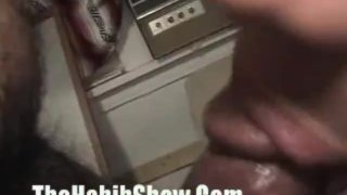 业余完成她的职责