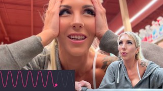 淘气的Goddess在公共场合戴着郁郁葱葱的Lovense振动器去杂货店购物!!