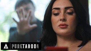 PURE TABOO的 Private 调查员提供家庭主妇 Charlotte Sins 欺骗粗心的丈夫
