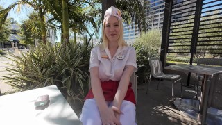 In-N-Out 女孩与 Huge Tits 粗糙乱搞巨大的鸡巴射精覆盖的 Gigi Sweets VS 世界上最大的鸡巴