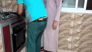 معلم مغربي كيصوب السيدة الفران او حواها من لور عجبها الحال بزاف  سكس مغربي جديد 