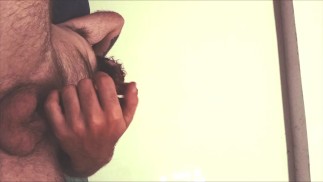 Me excita que me miren mientras me toco y acabo