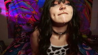 M3treSluggy, Goth/Egirl Petite vachette Bave du lait et Squirt fort