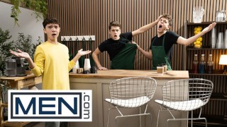 MEN - Sam Ledger 向咖啡师 Joey Mills 要一些 Hot 和奶油的东西，这样他就可以射精遍全身