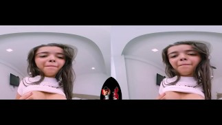 VRLatina - 漂亮的拉丁少女在她的公寓里硬操 VR
