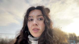 Katty West 想在他们分手前最后一次在公共场所在车里操她的男朋友