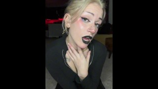 POV 你的甜蜜女友在电影约会后揉她的阴户时给你打手枪