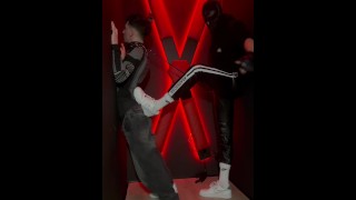 波兰大师和 Max 乱搞他的twink娃娃公共肛交热同性恋射精臭袜子直男奴隶