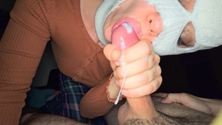 一个 Quickie BJ 以草率的射精结束 - POV 排球 - 挤奶大鸡巴后凌乱的面部