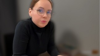 饥渴的老师甜心女孩想出了一个新的评分系统！