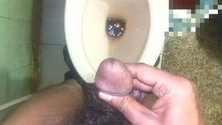 男人在你的屁股洞里撒尿抽搐