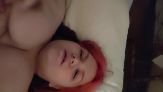 少年熟女在传教士中接受它
