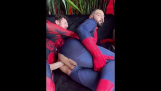 死侍统治蜘蛛侠：Tim Kruger 控制 Igor Lucios 完整视频