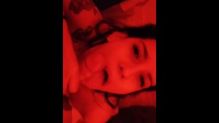 Morocha alcoholizada sale del boliche y se traga toda la leche de un desconocido