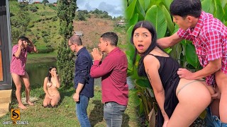 我岳父的 S 员工在牧场上操我未婚妻的屁股