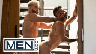 MEN - William Seed 按摩他的鸡巴，而 Johnny Viper 观看并变得坚硬