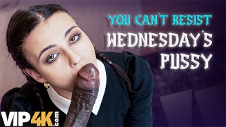 VIP4K的。LISPY WEDNESDAY 吮吸爸爸S鸡巴，就像她是他的婊子一样S