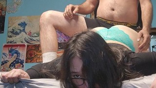 继兄弟在看到我脱衣服后变得手忙脚乱，我喜欢它