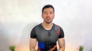 Joven de 20años penetra a pelo con sus 20cm al barbero colombiano del barrio! Relato sexual