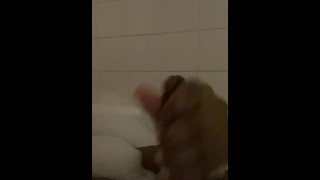 英国广播公司在浴缸里自慰