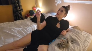 来自“不雅Pro-puffing”专业视频中的Faith