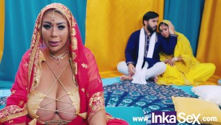 Inka Sex - Chudai 丰满的印度继母与继女的男友做爱