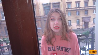 来自极端女孩邻居的深喉和硬他妈的 - POV 4K