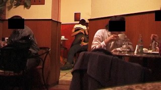 在公共咖啡馆肛交