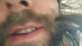 扎实的性感使我用西班牙语说的话很角质，并打动了我