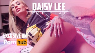 Hot Step Sister 在我的镜头前变得饥渴