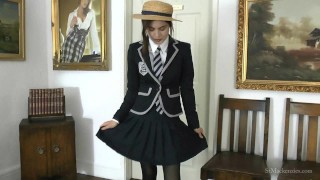 St Mackenzie's - Lola 脱光衣服，用她漂亮的制服取笑你