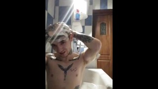 Bath SHOW GayBoy iulianloveeu 来自 Chaturbate ^_^ Fallow me guyys！