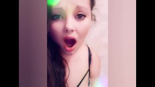Hotwife Babs 用她的魔杖达到强烈的性高潮