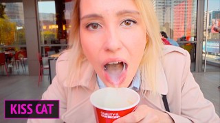 公共代理人 - 18 Babe Suck Dick in Toilet Wendis & Drink Coffee with Cum / Kiss Cat