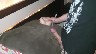 他妈的性玩具，以被毁的性高潮结束