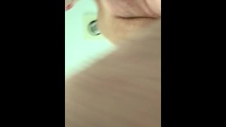 用妻子的屁股塞操自己