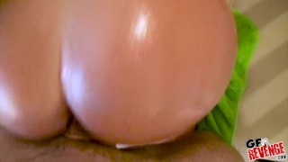 Reality Kings - 业余 Charli Ann 与丈夫制作 POV 性爱录像带