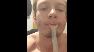 我的避孕套在我操我的阴部口袋时破裂了，我生气了，决定咀嚼它！