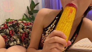 美食到嘴里，Mukbang 4K - Little Nika
