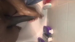 你让我在洗澡时操你疯了？