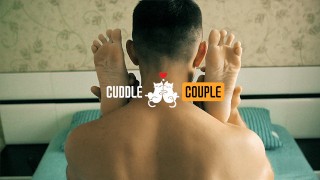 通过她的脚观看性爱
