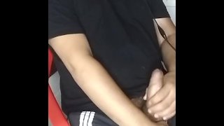 在隔离期间，我将空闲时间花在自慰上