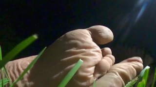 公园里的漫漫长夜第 2 部分 - ASMR 搓脚