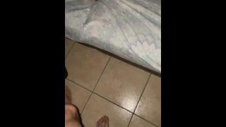 意大利荡妇的业余对话被她的邻居从她戴绿帽子的丈夫那里偷偷性交