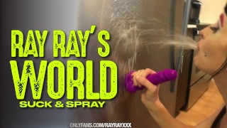 Ray Ray XXX 在假阳具上插科打诨，直到她呕吐和吐痰