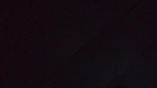 听我一边用背部按摩器自慰一边呻吟。呻吟和沉重的呼吸 ASMR