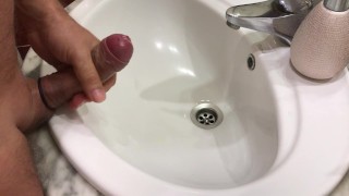 在浴室里自慰