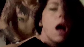丰满的 Pawg 邻居叫我过来修理她的管道 |经过验证的情侣， 性感， 脏话， 恋足癖